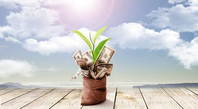 ADP临门一脚：美元在100关口上方等待判决？